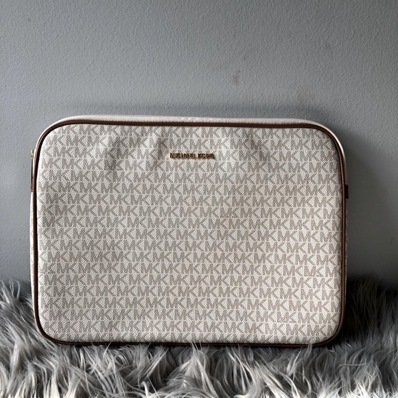 Michael Kors Large Jet Set Laptop Case Sleeve White Logo NWOT
